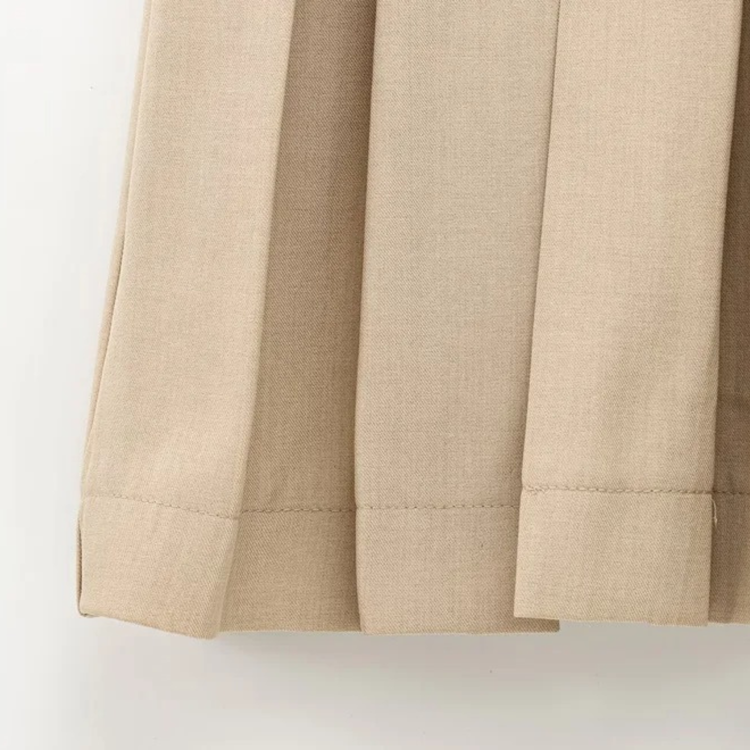 Amira | Sleeveless V-Neck Mini Dress with Front Button & Pleated Design